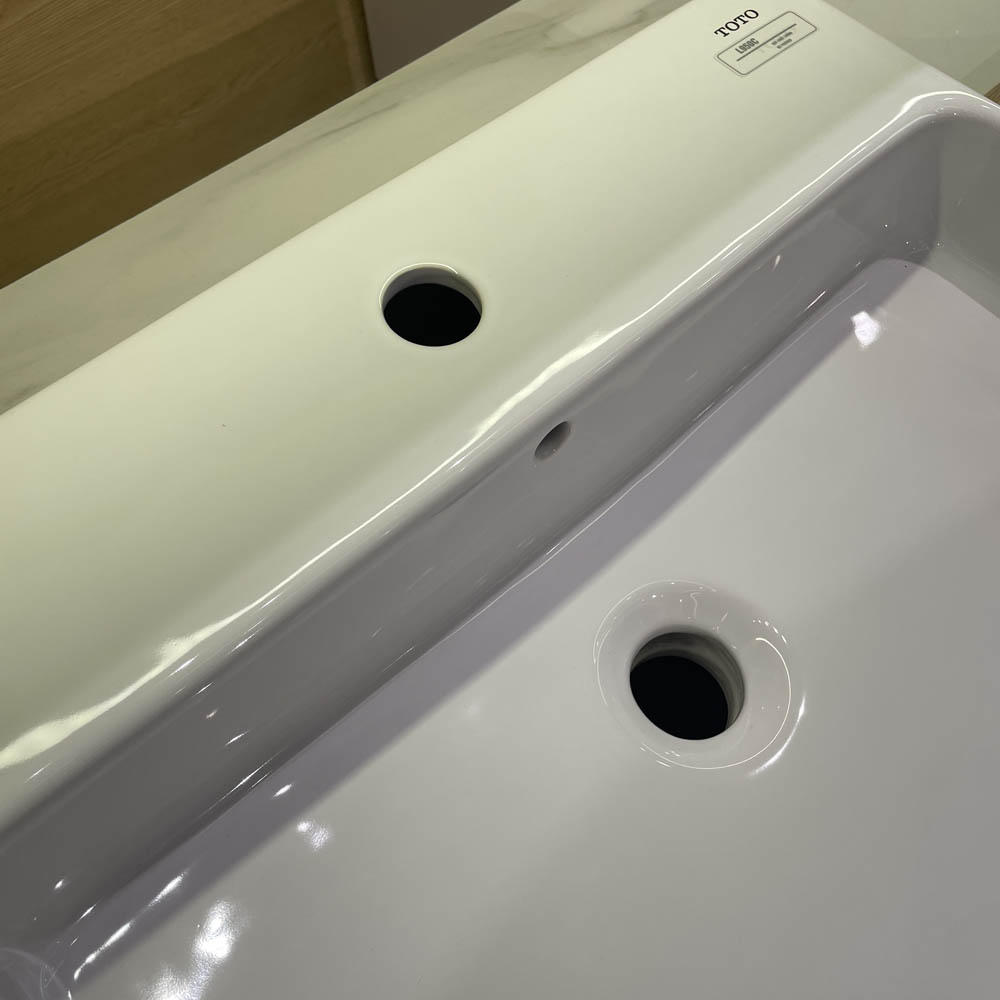 Chậu rửa lavabo đặt bàn TOTO LT950C