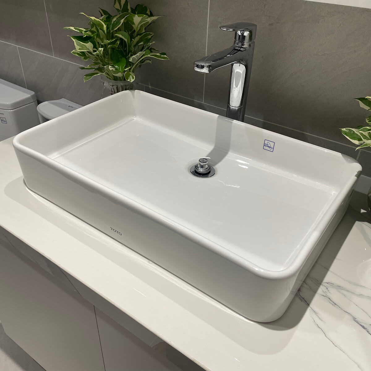 Chậu rửa lavabo đặt bàn TOTO LT952