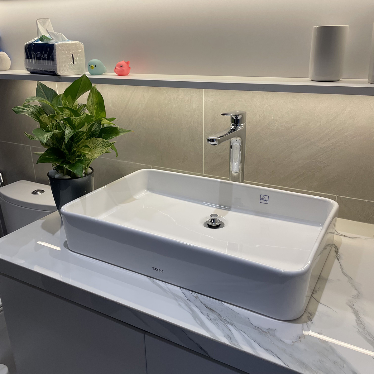 Chậu rửa lavabo đặt bàn TOTO LT952