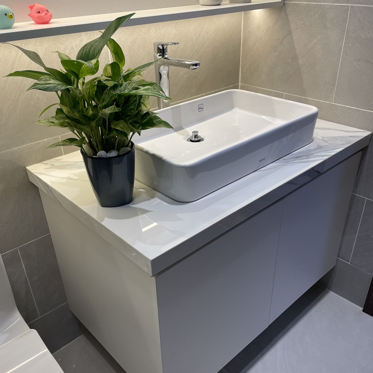 Chậu rửa lavabo đặt bàn TOTO LT952