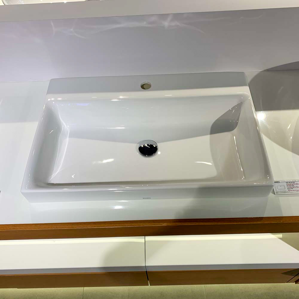 Chậu rửa lavabo đặt bàn TOTO LW1617C