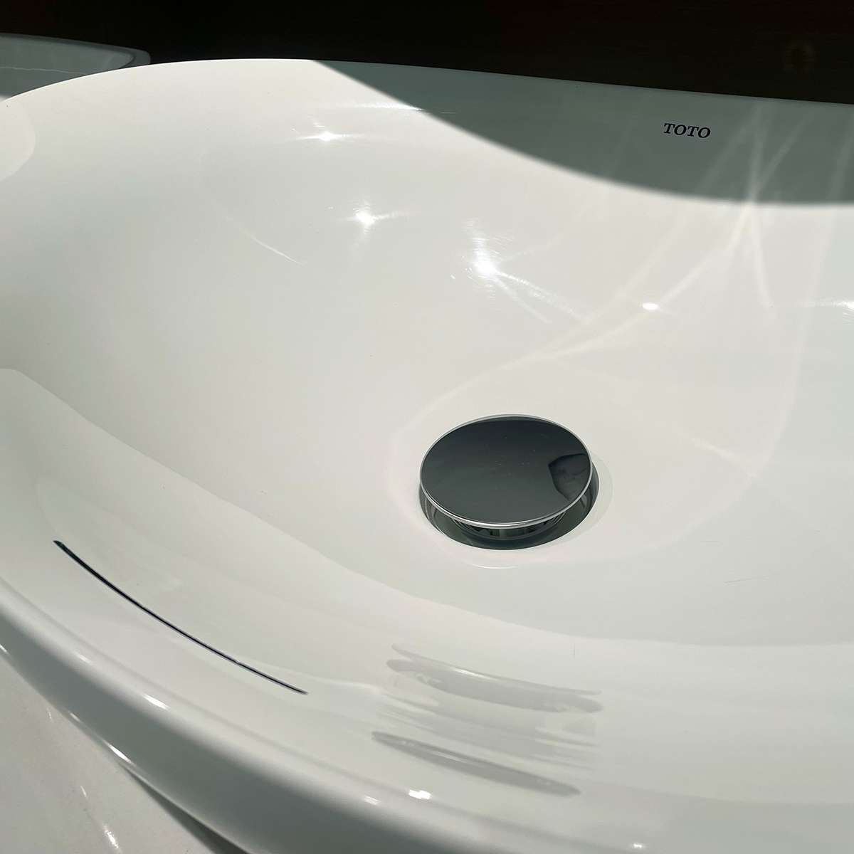 Chậu lavabo đặt bàn Galalato TOTO PJS01WE#GW (PJS01WEGW) trắng bóng