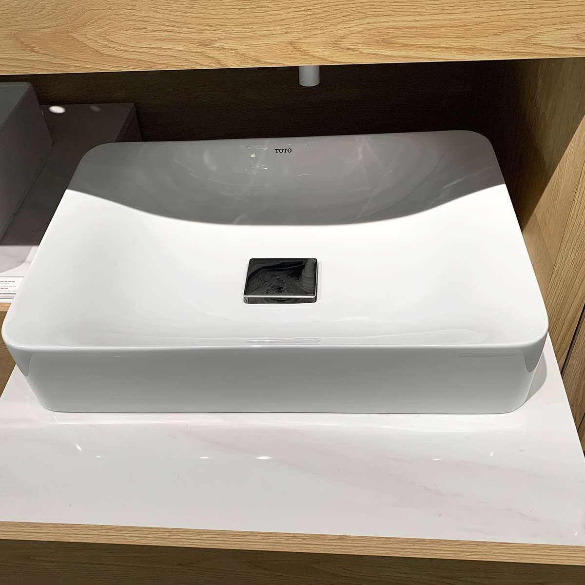 Chậu lavabo đặt bàn Galalato TOTO PJS03WE#GW (PJS03WEGW) trắng bóng