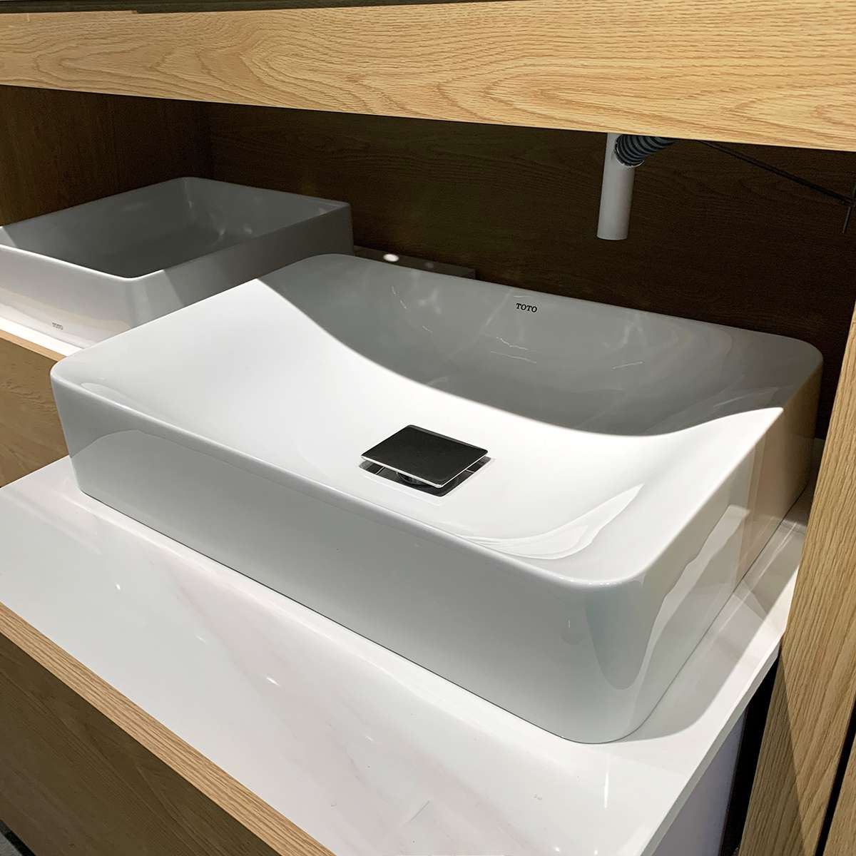 Chậu lavabo đặt bàn Galalato TOTO PJS03WE#GW (PJS03WEGW) trắng bóng