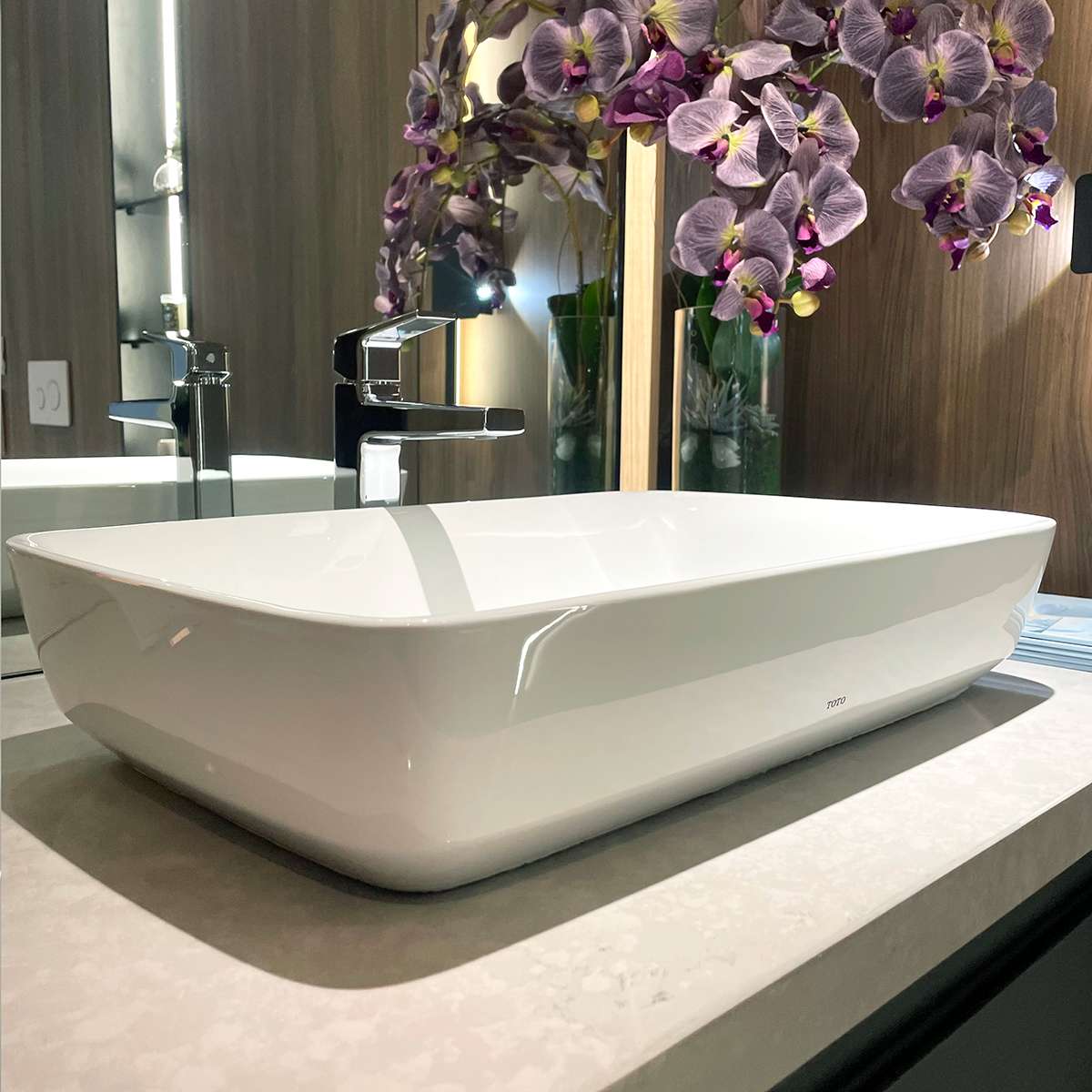 Chậu lavabo đặt bàn Galalato TOTO PJS06WE#GW (PJS06WEGW) trắng bóng