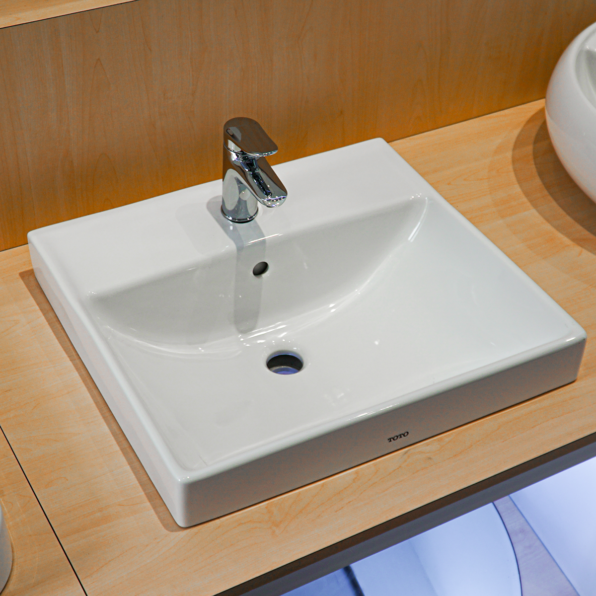 Chậu rửa lavabo đặt bàn TOTO LT710CSR