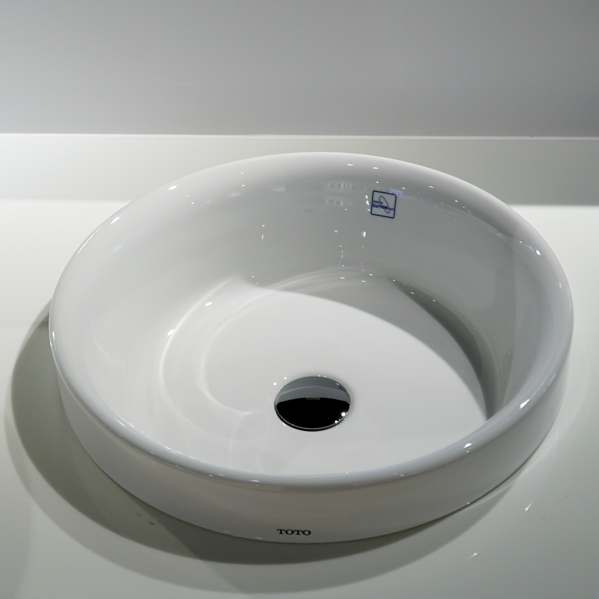 Chậu rửa lavabo đặt bàn TOTO L1704