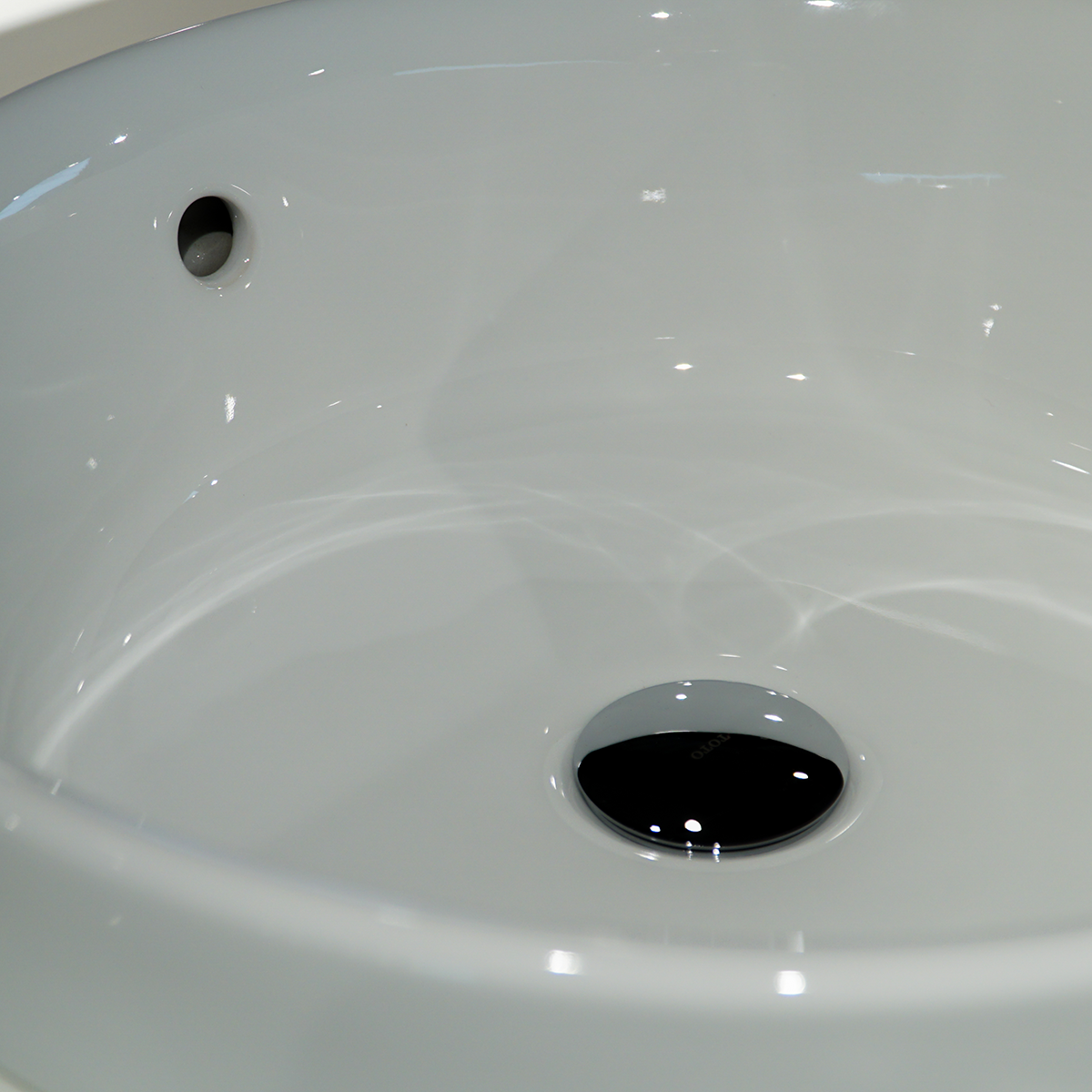 Chậu rửa lavabo đặt bàn TOTO L1704