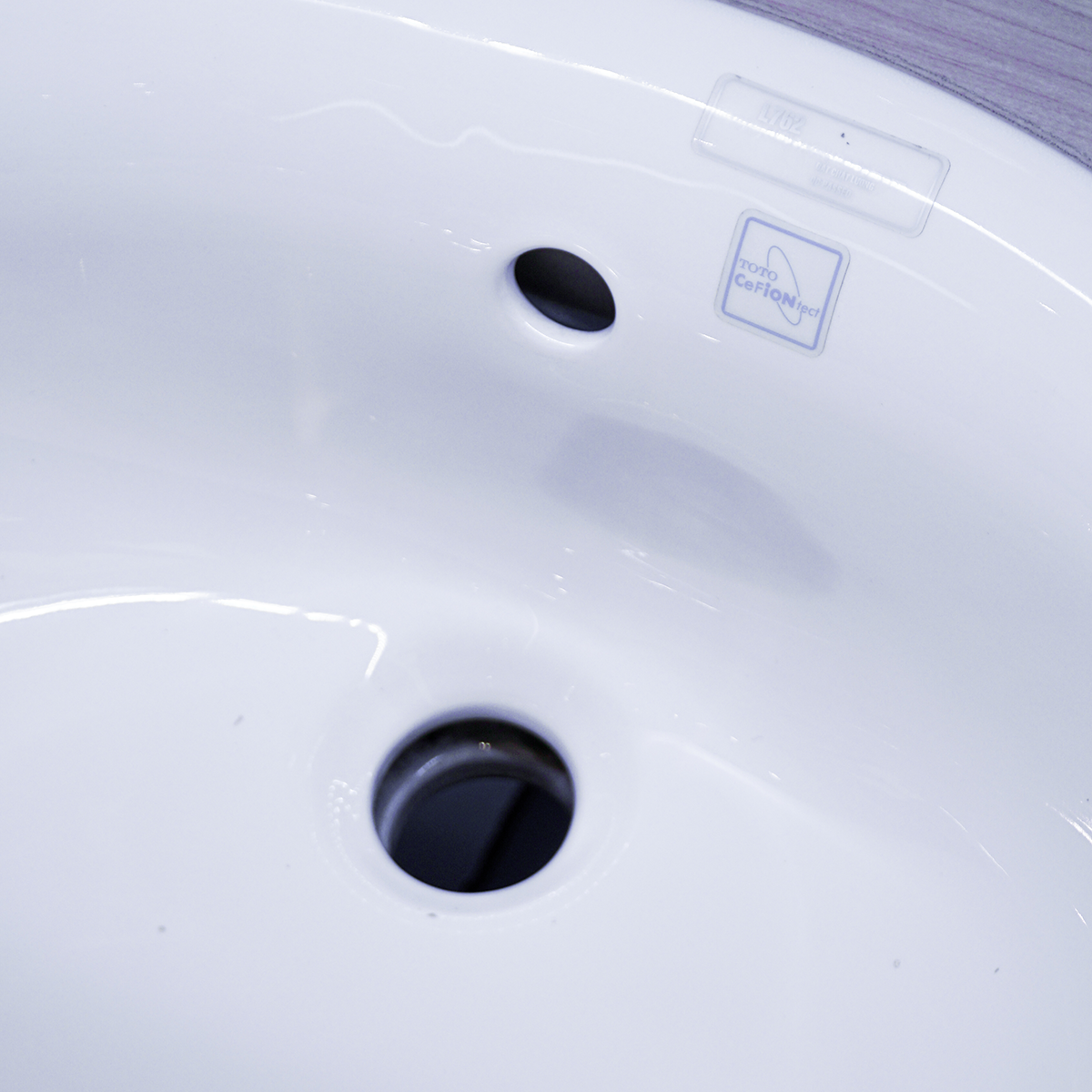 Chậu lavabo dương vành TOTO L762