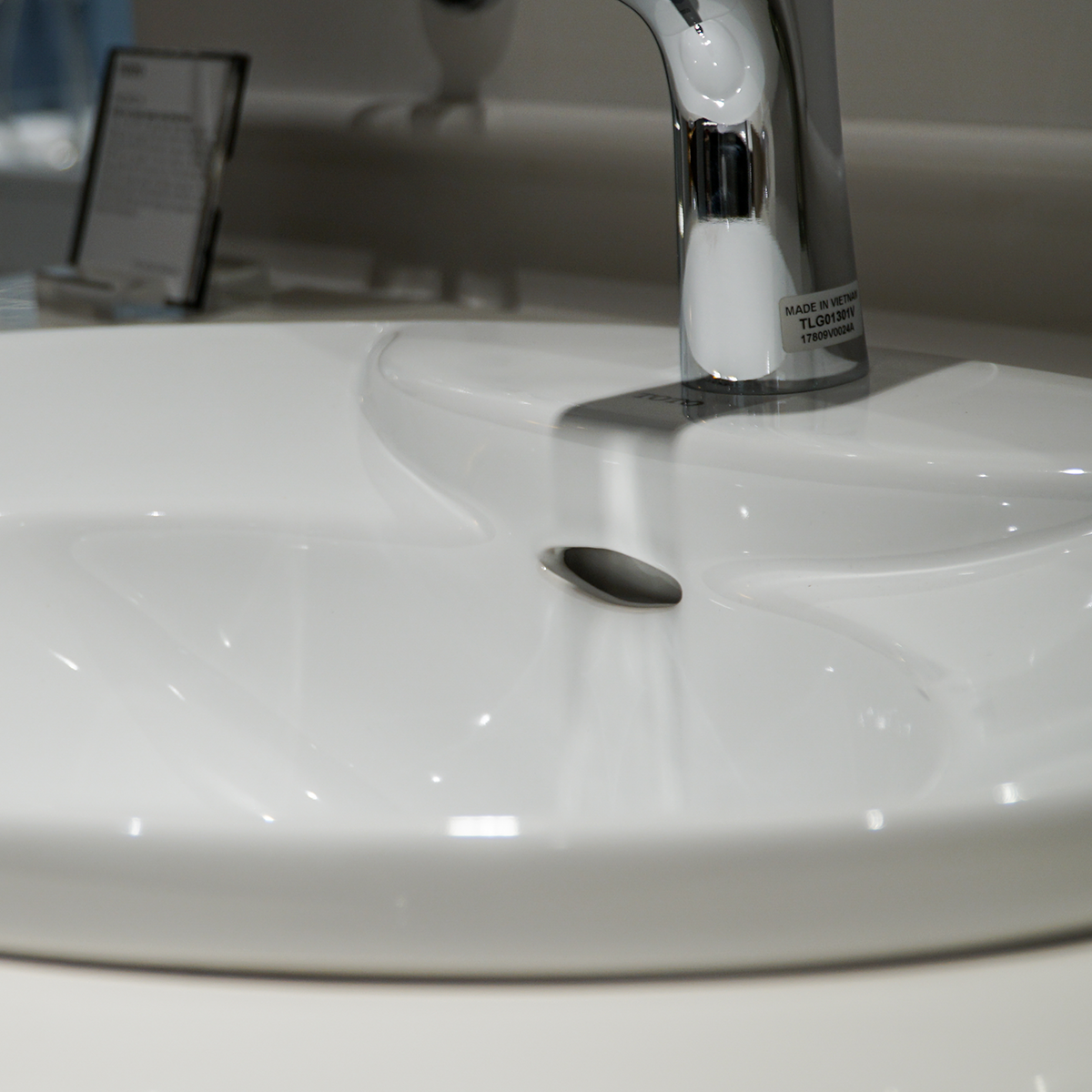 Chậu lavabo dương vành TOTO L909C