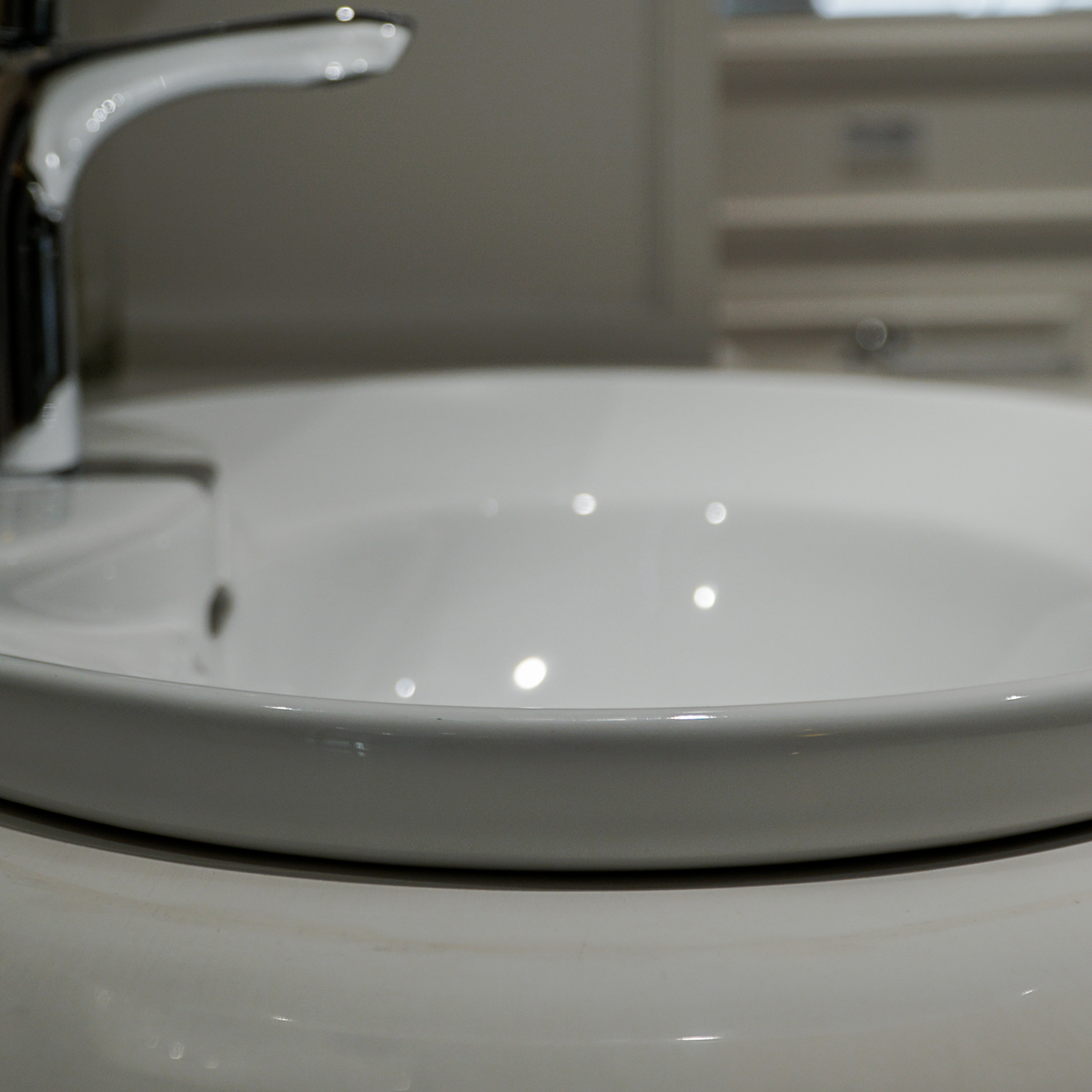 Chậu lavabo dương vành TOTO L909C