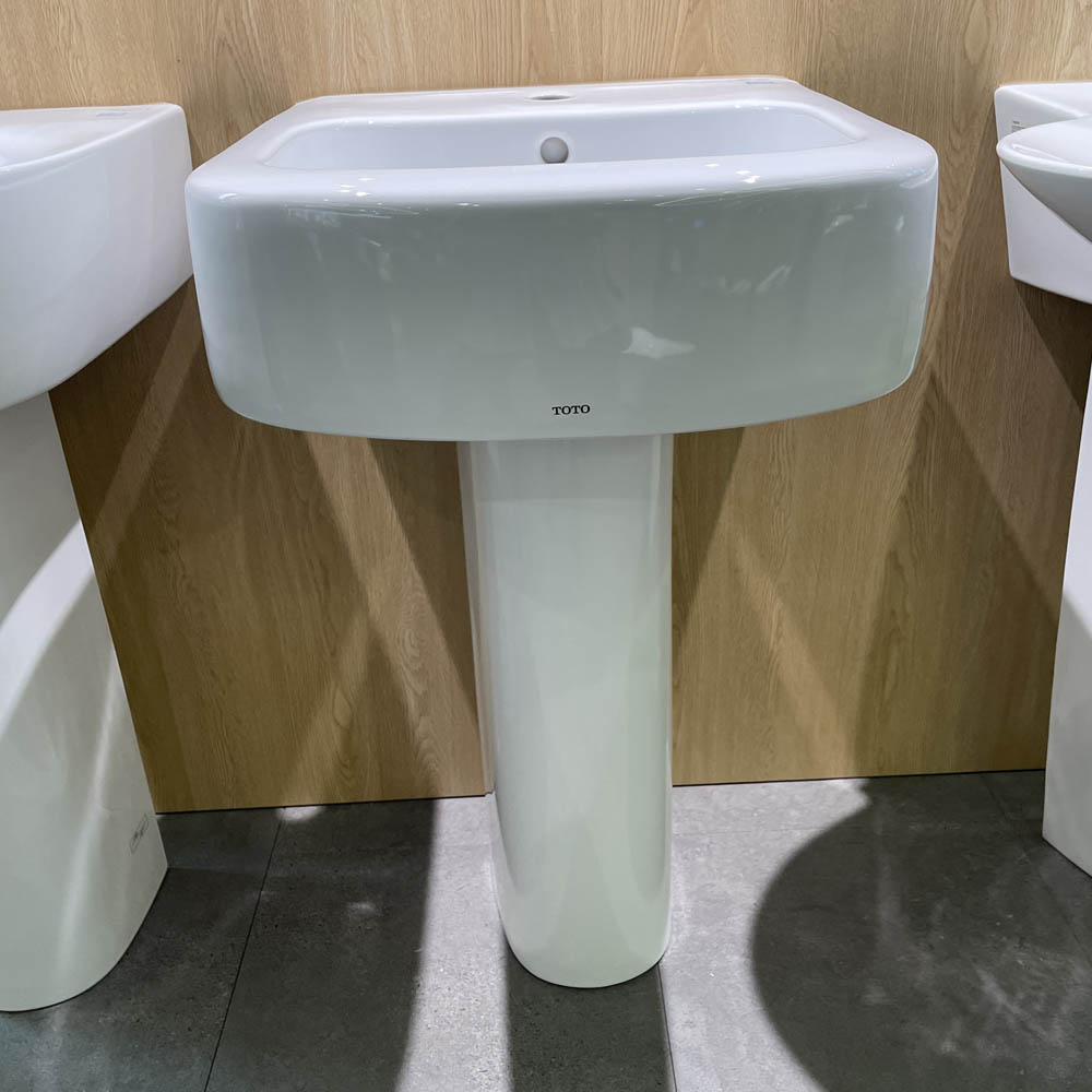 Chậu lavabo treo tường TOTO LPT767C chân dài