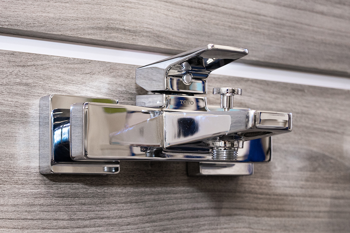 Củ sen tắm nóng lạnh TOTO TVSM110RUR