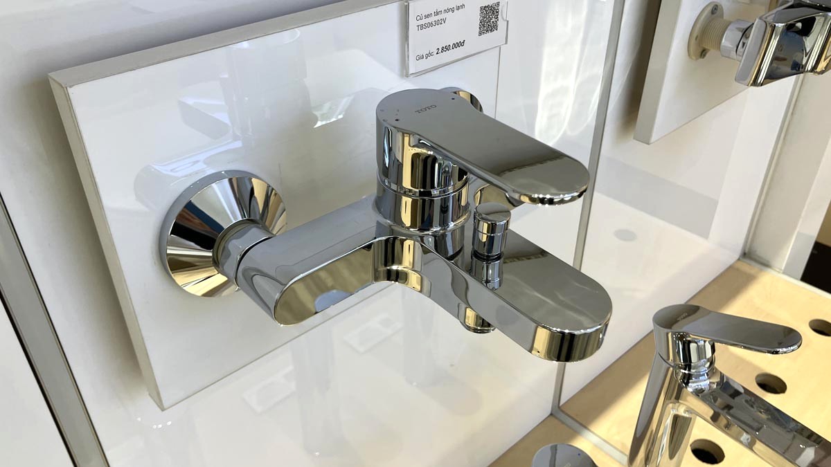 Củ sen tắm nóng lạnh LH Series TOTO TBS06302V