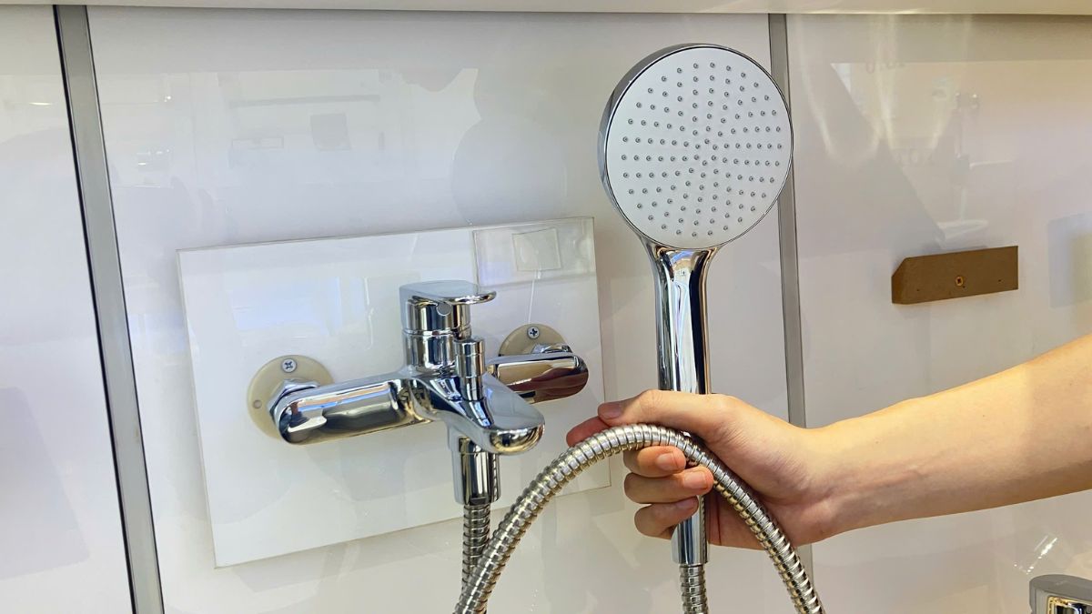 Bộ sen tắm TOTO TBS103B0V/TBW09000V nóng lạnh