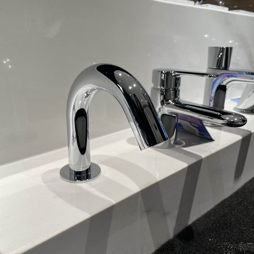 Vòi xịt xà phòng tự động TOTO TLK09001G