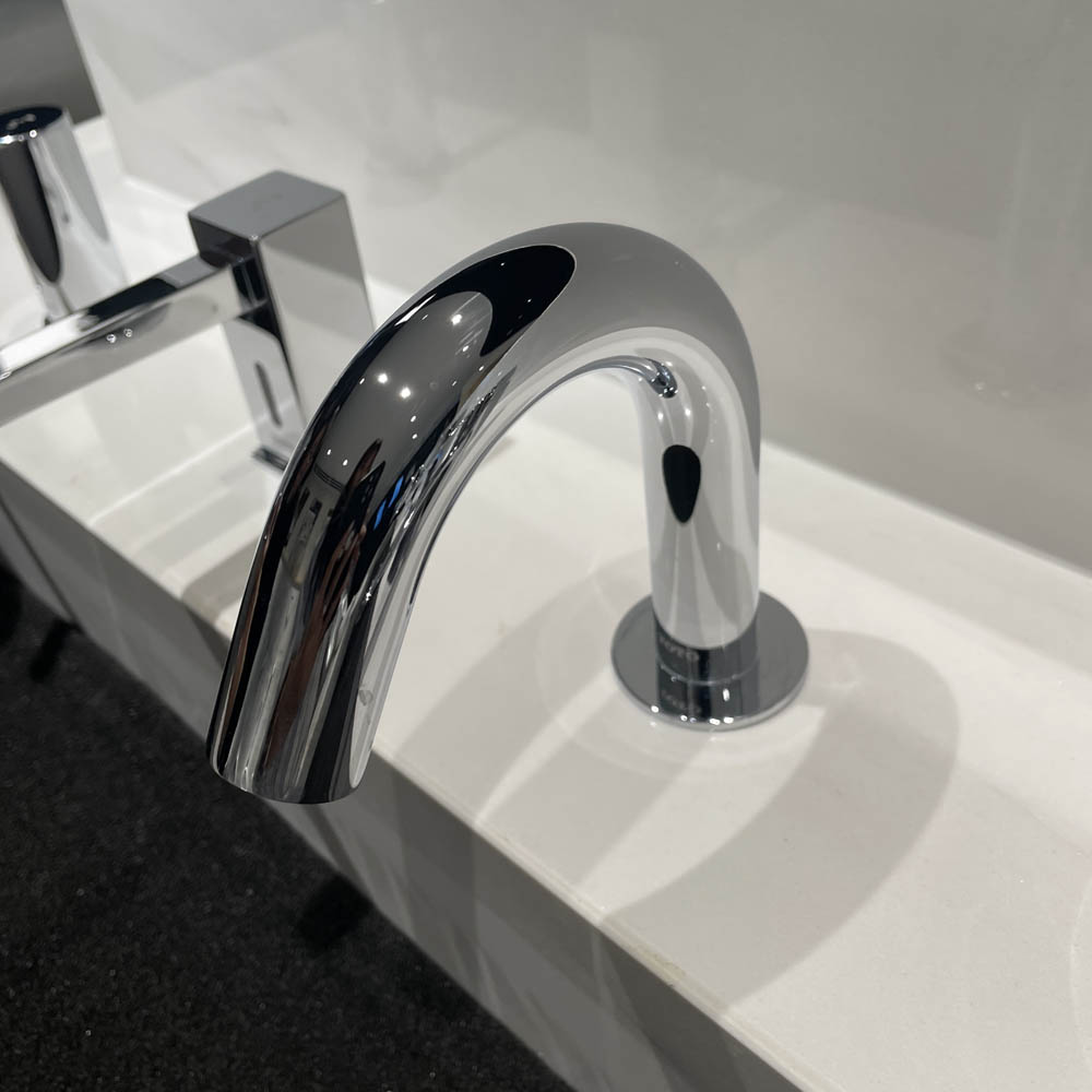 Vòi xịt xà phòng tự động TOTO TLK09001G