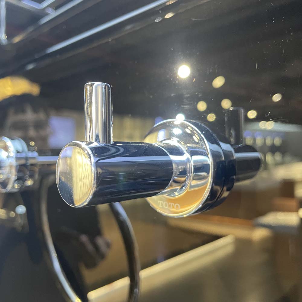 Móc áo L tròn TOTO YRH406V