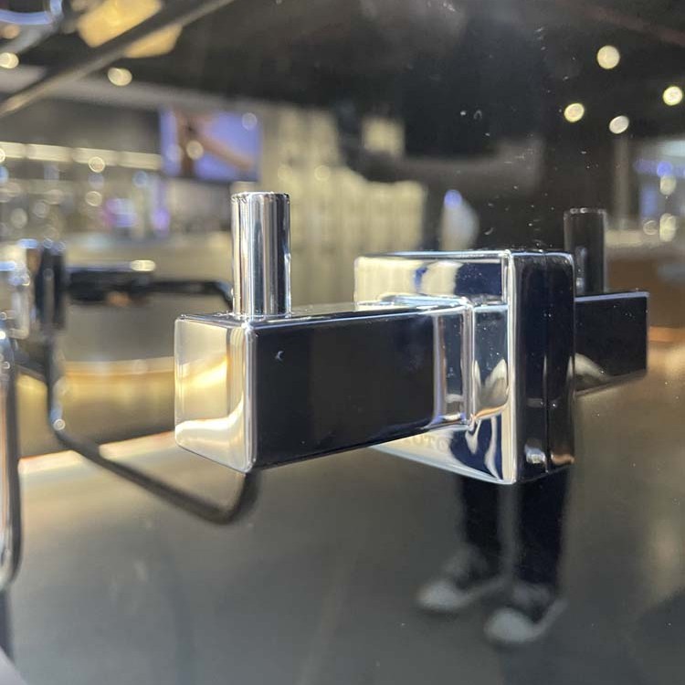 Móc áo L vuông TOTO YRH408V