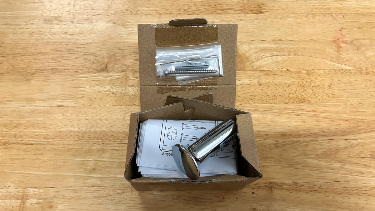 Móc áo L tròn TOTO YRH411V