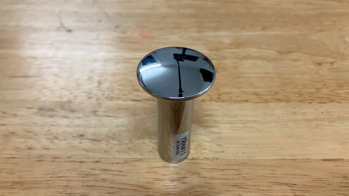 Móc áo L tròn TOTO YRH411V