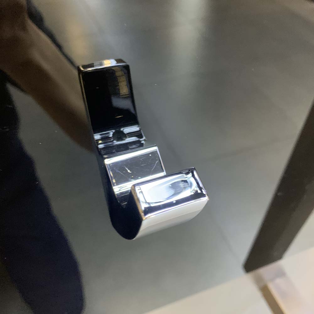 Móc áo G vuông TOTO YRH903V