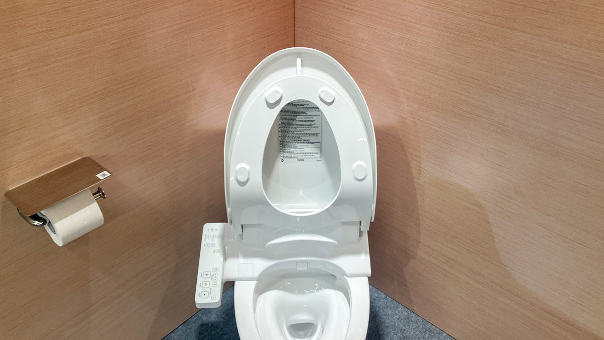 Nắp bồn cầu thông minh TOTO TCF23661GAA (W26) Washlet S1