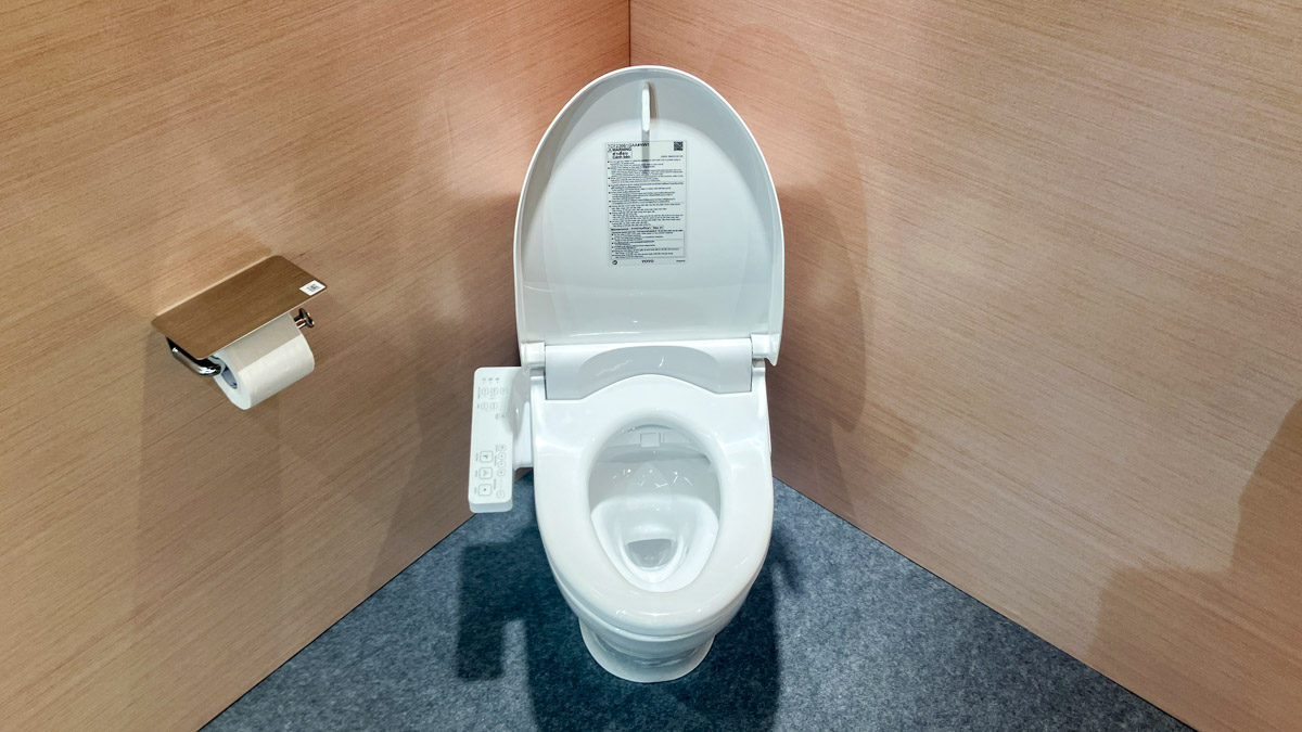 Nắp bồn cầu thông minh TOTO TCF23661GAA (W26) Washlet S1