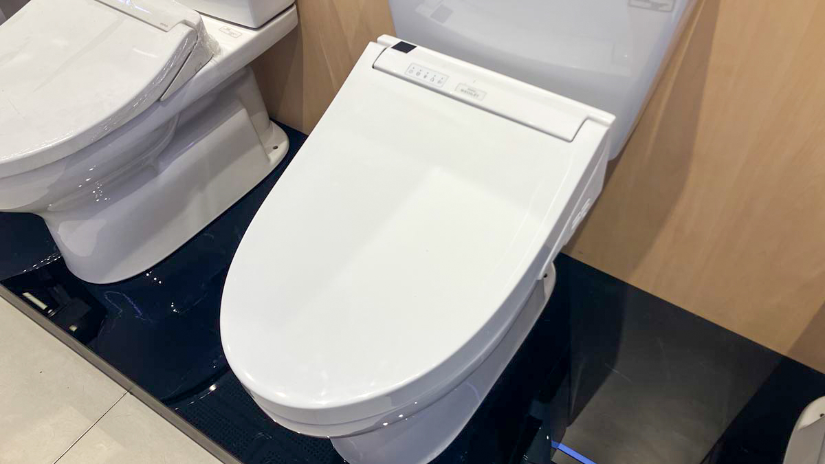 Nắp bồn cầu thông minh Washlet C5 TOTO TCF24460AAA (W15) dành cho bồn cầu giấu dây