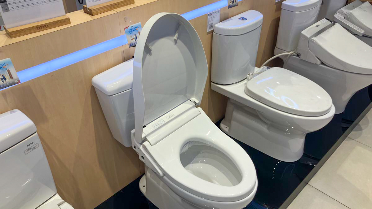 Nắp bồn cầu thông minh Washlet C5 TOTO TCF24460AAA (W15) dành cho bồn cầu giấu dây