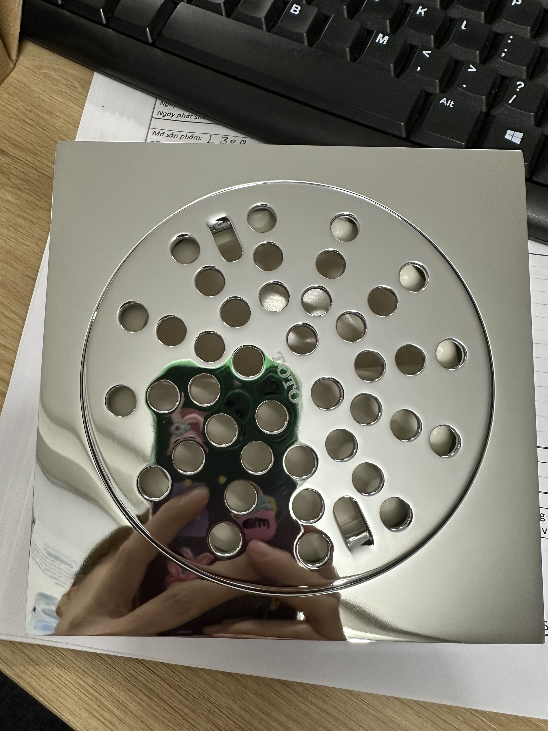 Ga thoát sàn TOTO TX1CV2 13x13cm ø116