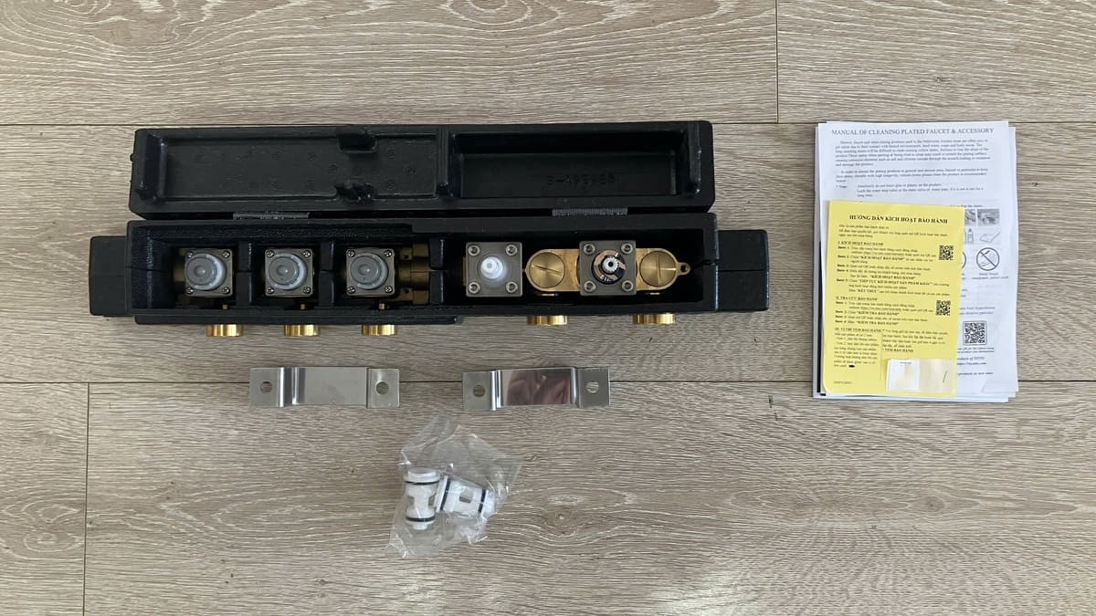 Phụ kiện âm tường TOTO TBN11DC0A (3 đường nước ra)