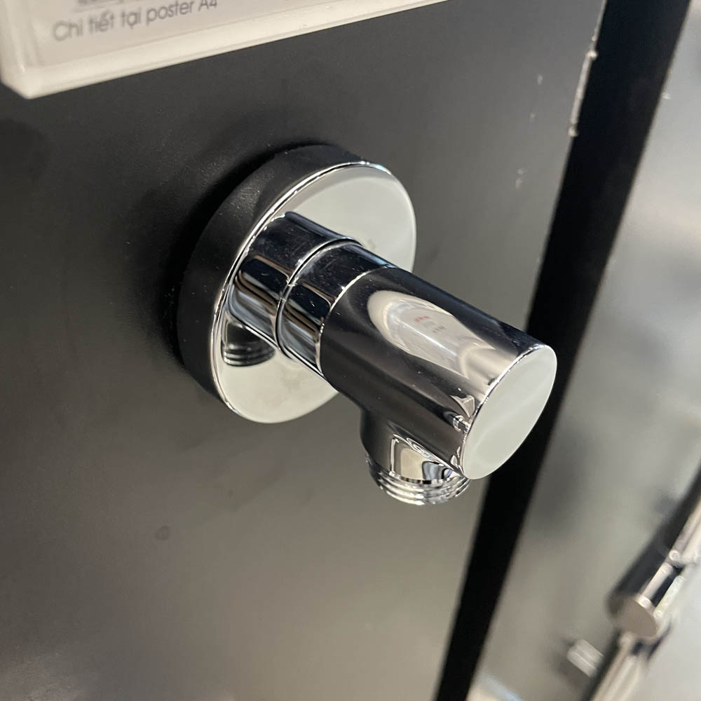 Cút nối tường TOTO TBW01014B dáng tròn