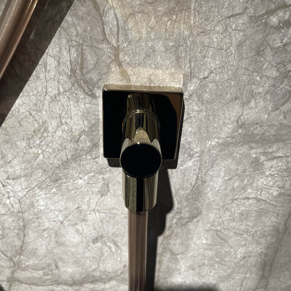 Cút nối tường TOTO TBW02013B dáng vuông