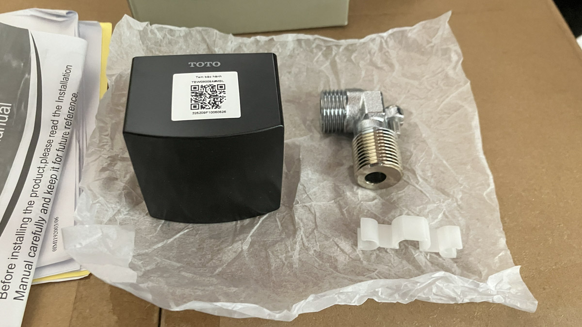 Cút nối tường TOTO TBW08009A dòng G dáng vuông