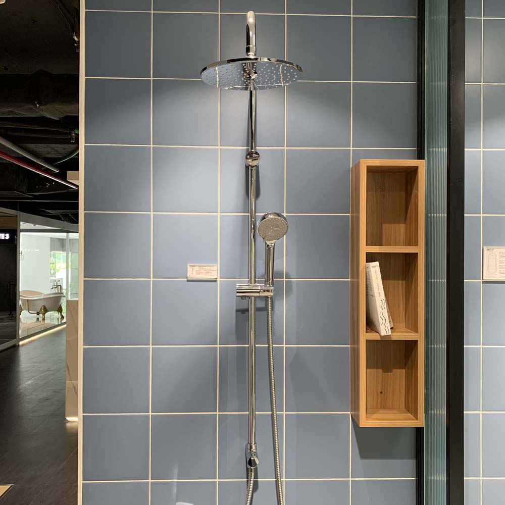 Sen tắm cây đứng TOTO DM907CS (dáng tròn)