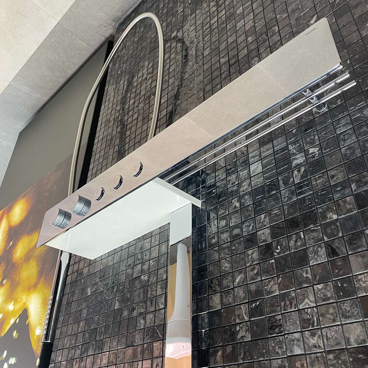 Bộ sen cây nhiệt độ TOTO TBW08407A dòng Z series kệ để đồ màu trắng