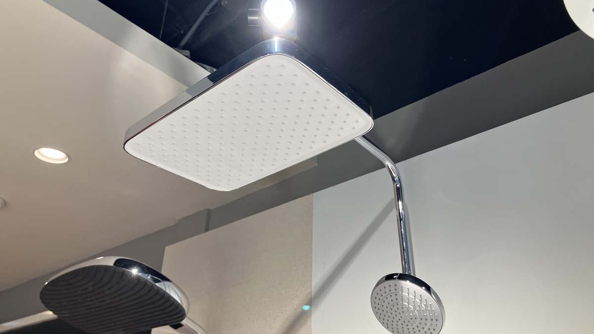 Sen cây nhiệt độ TOTO TBW12400V (kèm vòi xả bồn và kệ để đồ)