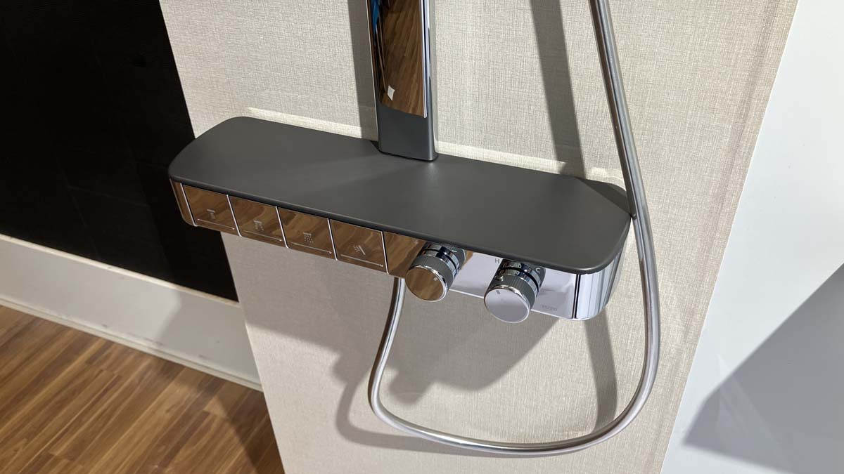 Sen cây nhiệt độ dòng G TOTO TBW14WC0A (kèm kệ để đồ)