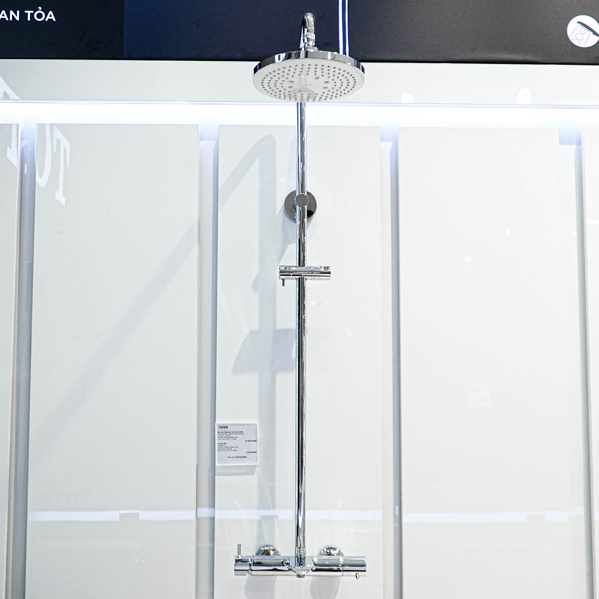 Sen cây nóng lạnh TOTO TBW01301AB dòng G kèm vòi xả bồn