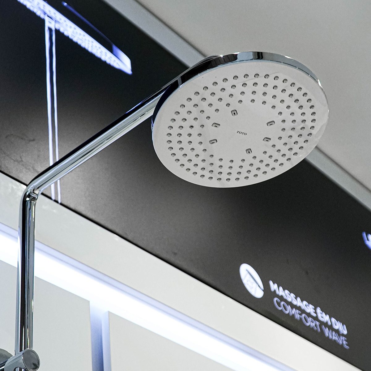 Sen cây nóng lạnh TOTO TBW01301AB dòng G kèm vòi xả bồn