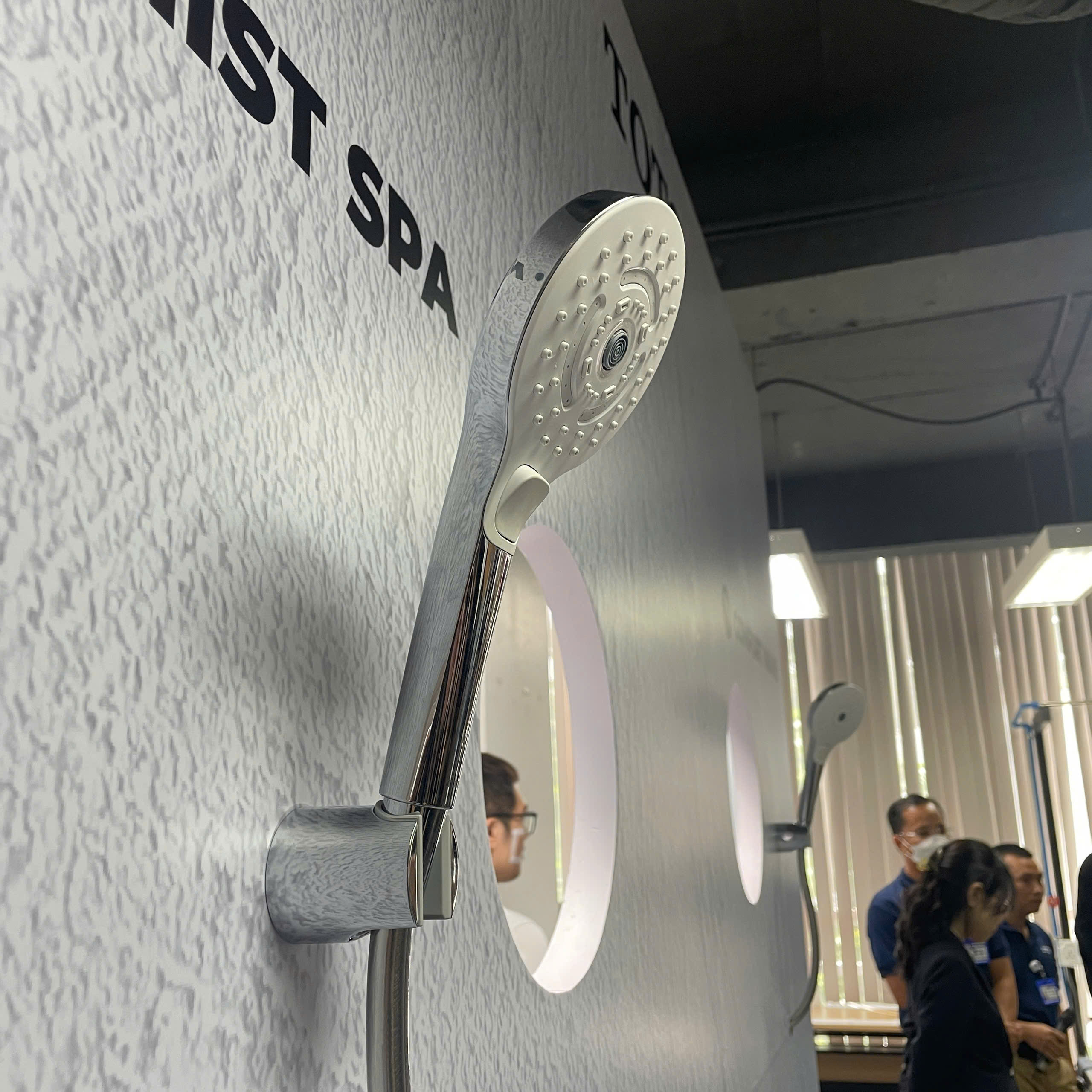 Tay sen tắm TOTO TBW01035V (3 chế độ) phun sương MistSpa