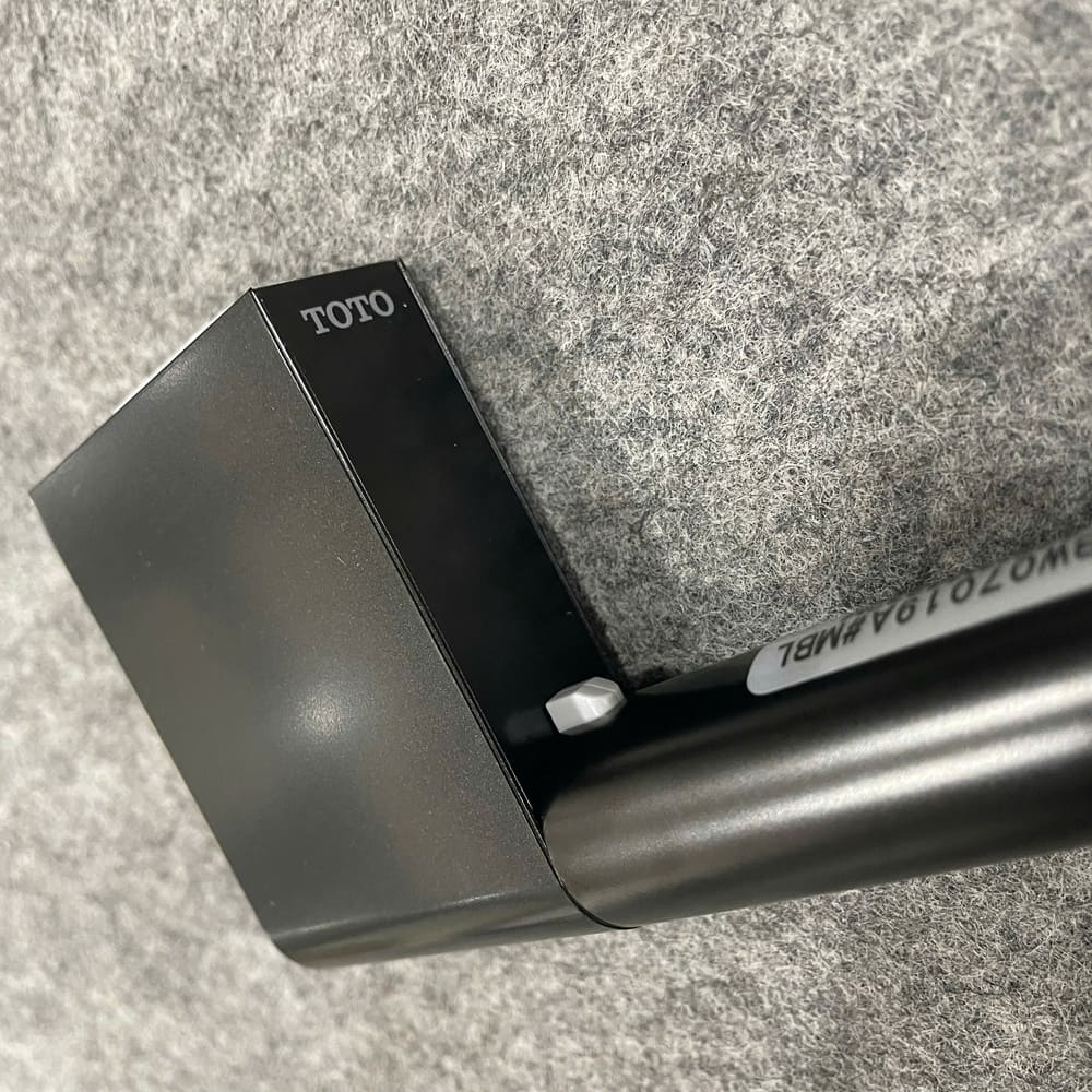 Thanh trượt sen tắm TOTO TBW07019A (740 mm)