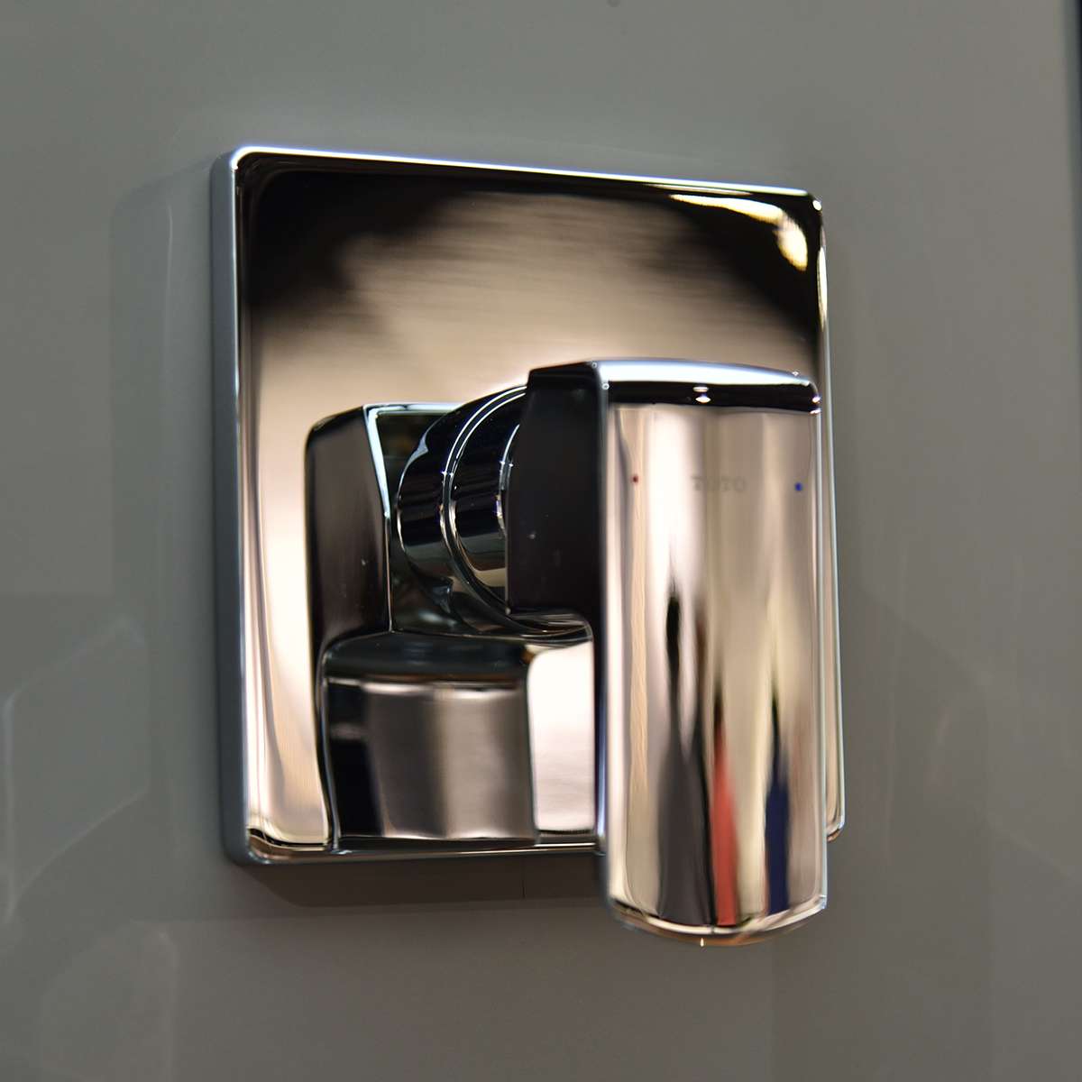 Van gật gù điều chỉnh nóng lạnh TOTO TBG02303BA kèm phụ kiện âm tường TBN01001B