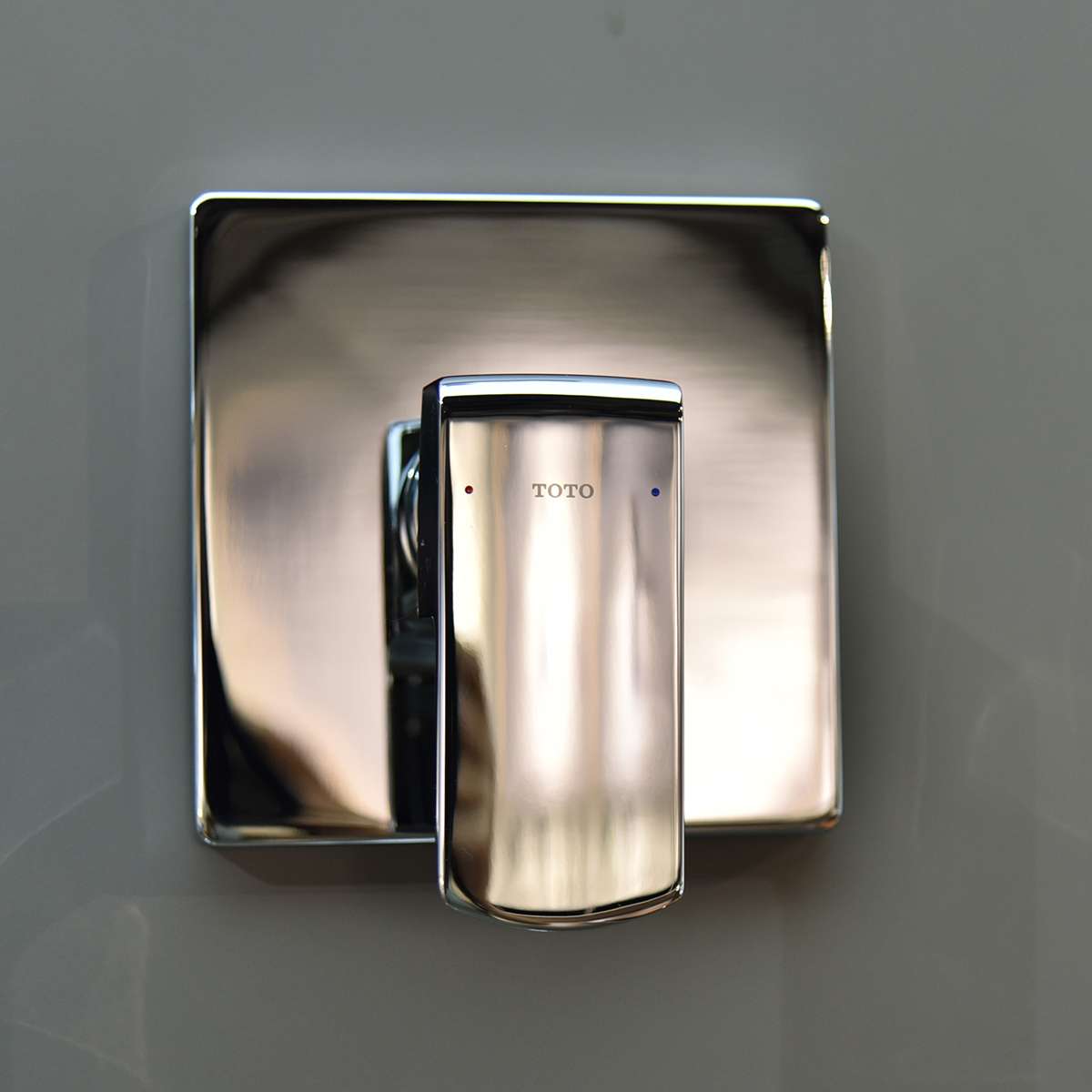 Van gật gù điều chỉnh nóng lạnh TOTO TBG02303BA kèm phụ kiện âm tường TBN01001B