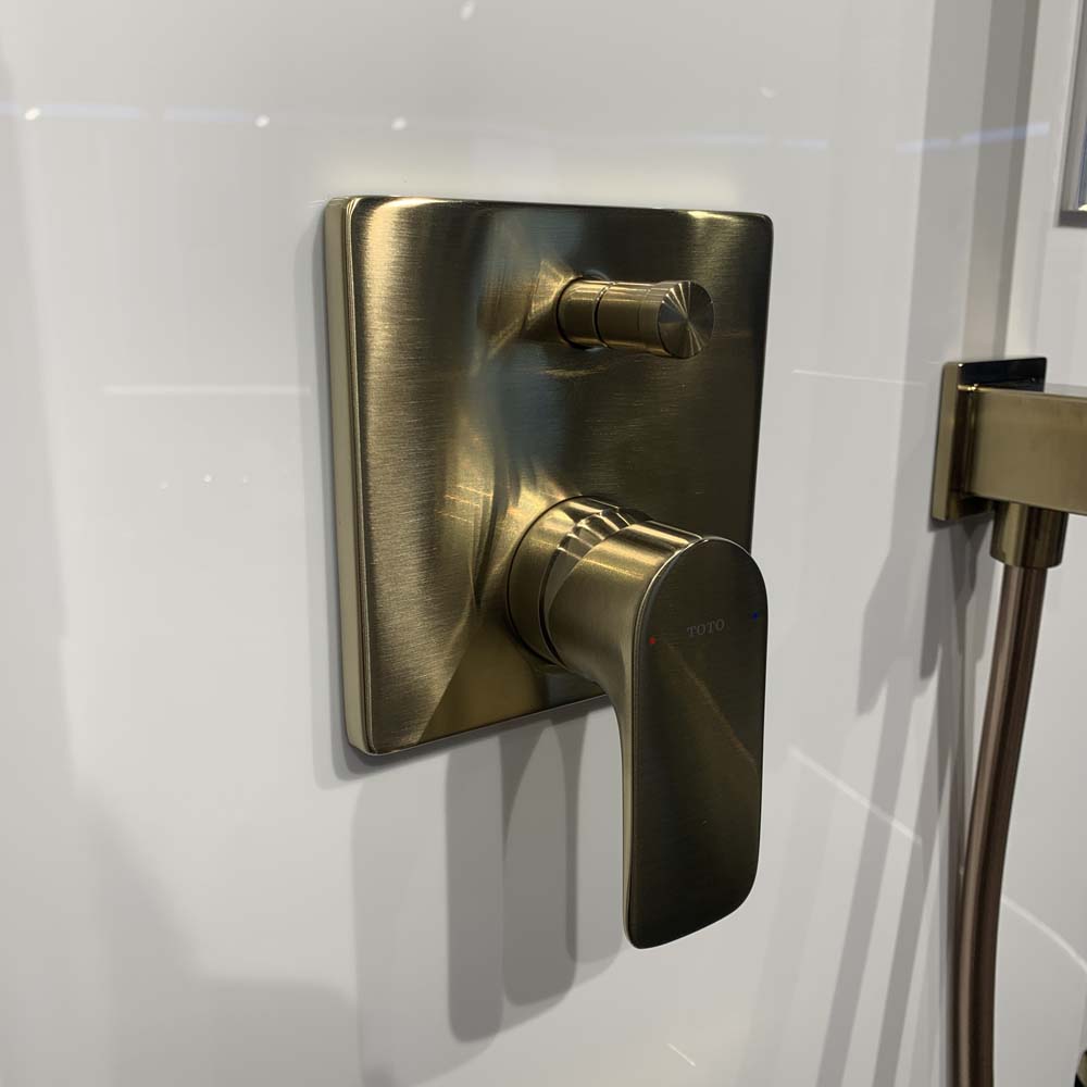 Van gật gù điều chỉnh nóng lạnh kèm nút chuyển hướng TOTO TBG04304BA