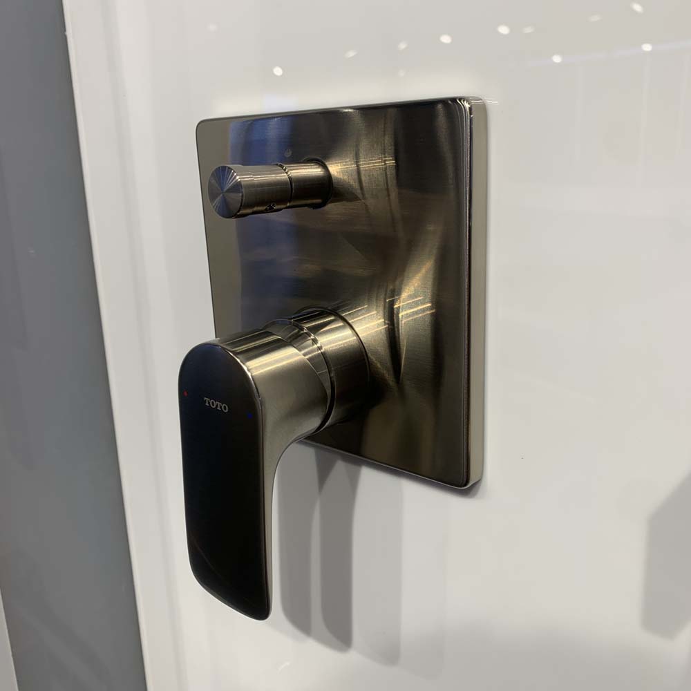 Van gật gù điều chỉnh nóng lạnh kèm nút chuyển hướng TOTO TBG04304BA