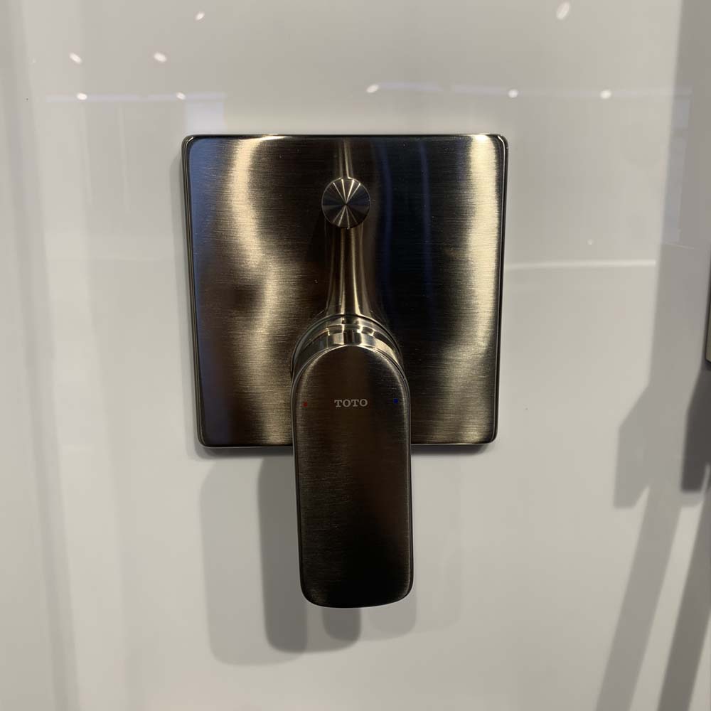 Van gật gù điều chỉnh nóng lạnh kèm nút chuyển hướng TOTO TBG04304BA