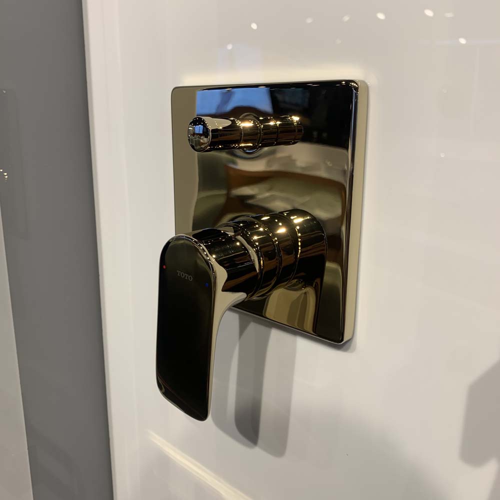 Van gật gù điều chỉnh nóng lạnh kèm nút chuyển hướng TOTO TBG04304BA