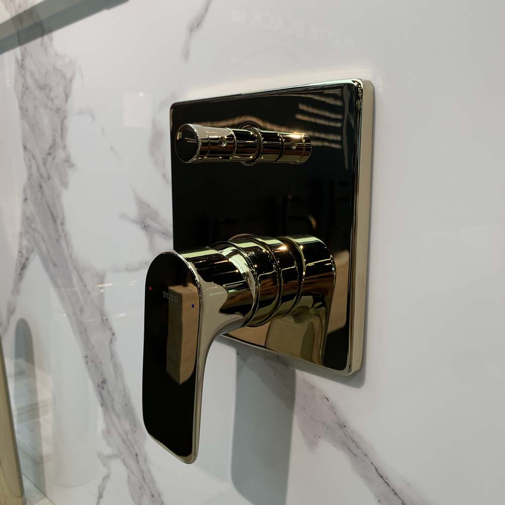 Van gật gù điều chỉnh nóng lạnh kèm nút chuyển hướng TOTO TBG04304BA